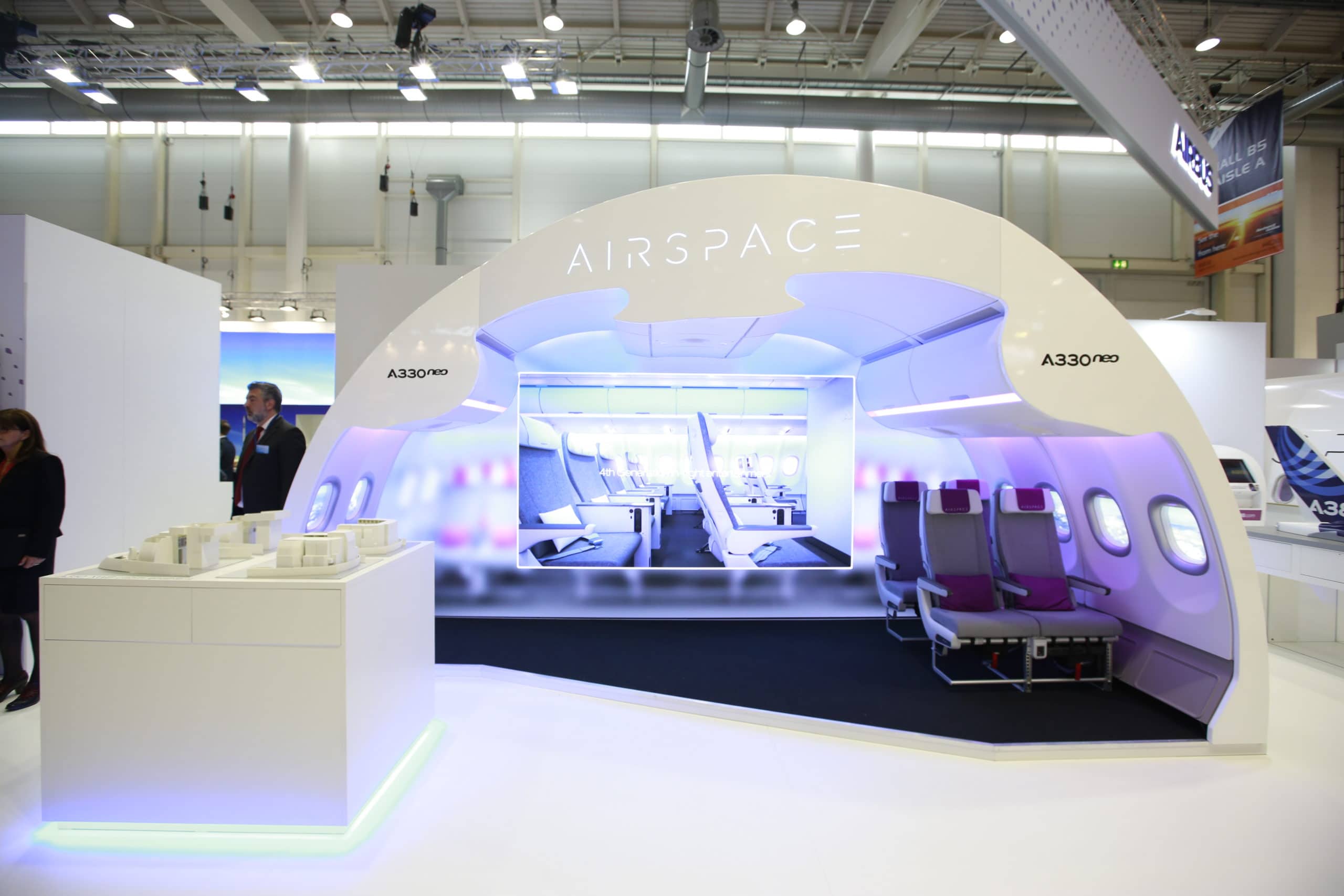 [VIDEO] Airbus Reveals New Features of Airspace A320 Cabin - APEX